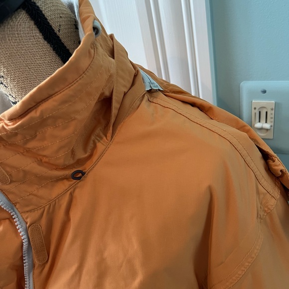 Women’s QUEST~2 in 1 Ski Jacket. NWOT! 
Purchased @ Dick’s Sporting! 
Nice! - Picture 13 of 16